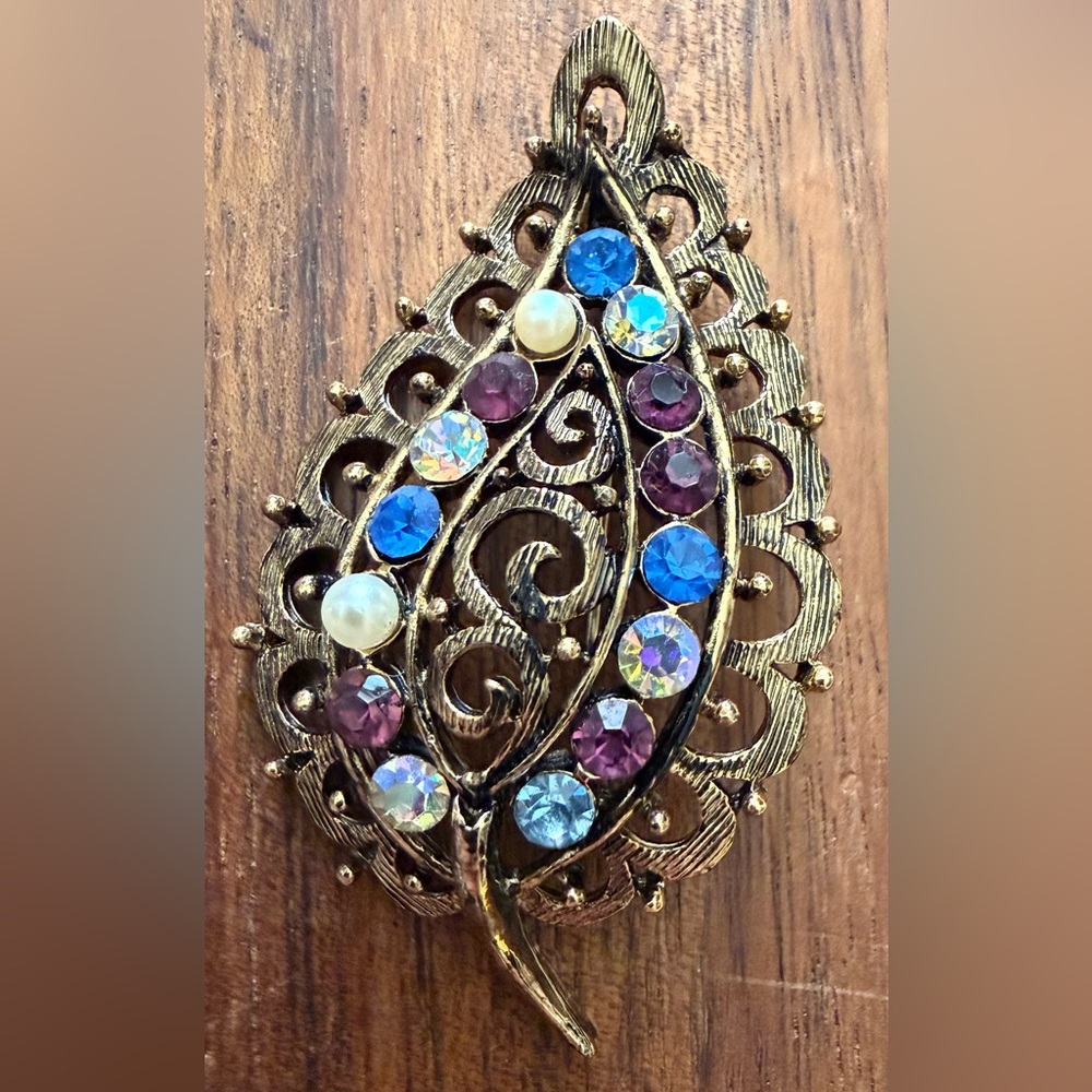 Vintage AB Rhinestone Gold-Tone Leaf Brooch with Blue, Purple and Faux Pearl Pin
